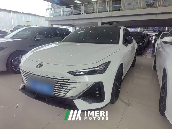 Changan UNI-V 1.5T Premium Version - автомобиль из Китая