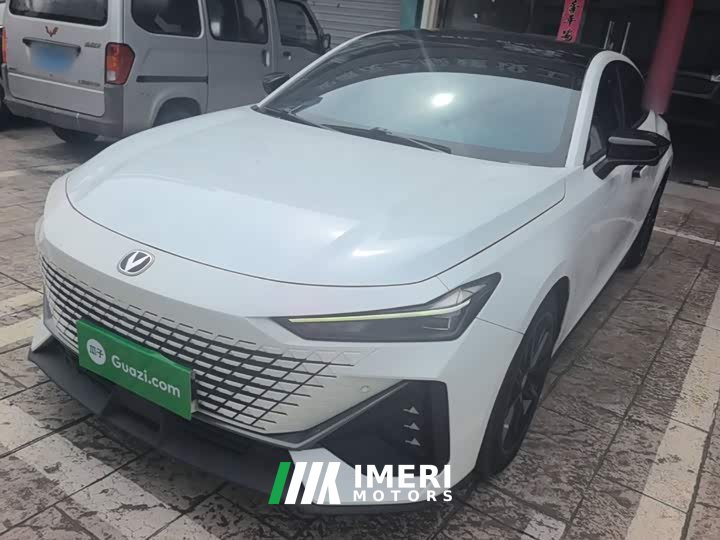 Changan UNI-V 1.5T Premium Version - автомобиль из Китая