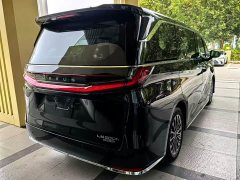 Lexus LM 500h Edition - фото 17