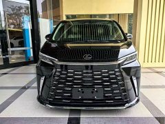Lexus LM 500h Edition - фото 2