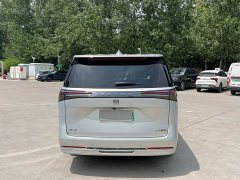 Buick GL8 Deluxe Edition - фото 12