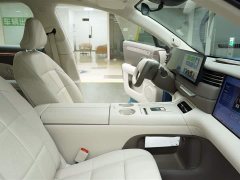BMW LS6 EV Max - фото 12