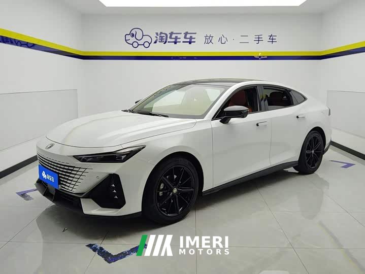 Changan UNI-V 1.5T Premium Version - автомобиль из Китая