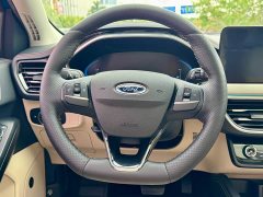 Ford Focus Sedan EcoBoost 180 Automatic NeochaEDGE - фото 15