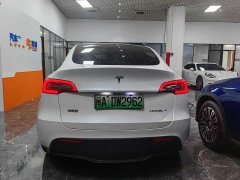 Tesla Model Y Edition - фото 5