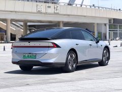 Xpeng P7 EV 615 Max Flagship Edition - фото 4