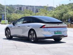 Xpeng P7 EV 615 Max Flagship Edition - фото 6
