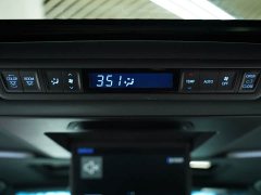 Mercedes-Benz 2.5L HVPremium Edition - фото 12