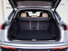 Audi Q5L 2.0T Exclusive Edition for Ten Million Users - фото 9