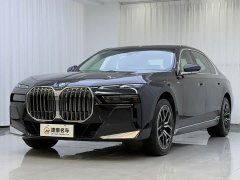 BMW 7 Series 2023 735Li M Sport Package - фото 2