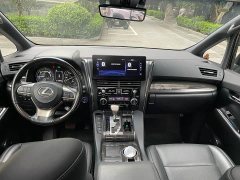 Lexus LM 300h Edition - фото 4