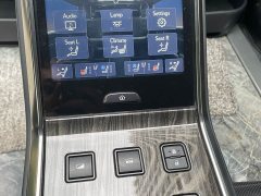 Lexus LM 300h Edition - фото 7