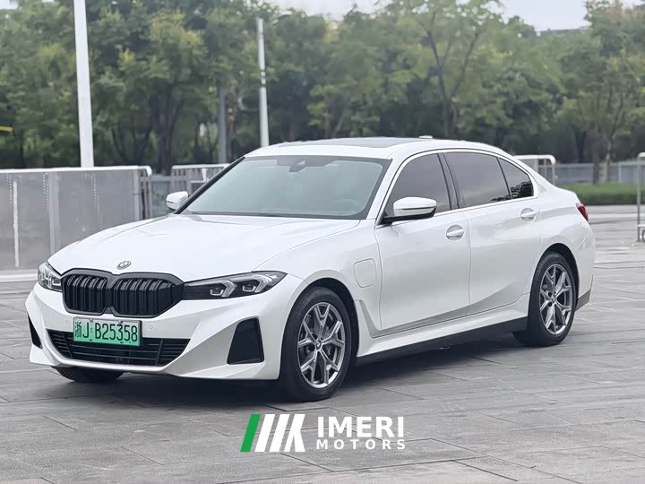 BMW i3 eDrive 35 L - автомобиль из Китая