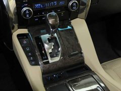 Mercedes-Benz 2.5L Premium Edition - фото 16