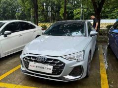 Audi A3 Sportback 35TFSI Deluxe Version Luxury - фото 1