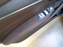BMW 5 Series 530Li leading M sports package - фото 13