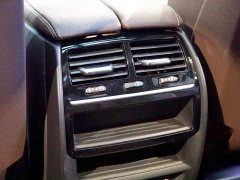 BMW 5 Series 530Li leading M sports package - фото 16