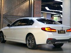 BMW 5 Series 530Li leading M sports package - фото 4