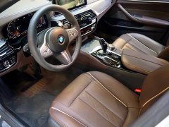 BMW 5 Series 530Li leading M sports package - фото 7