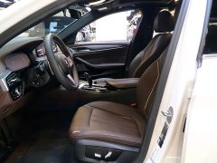 BMW 5 Series 530Li leading M sports package - фото 8