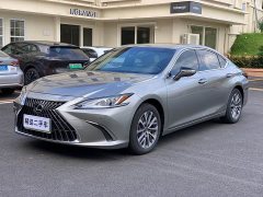 Lexus ES 200 Edition - фото 1