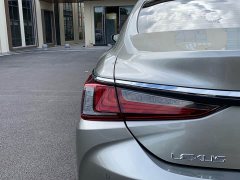 Lexus ES 200 Edition - фото 10