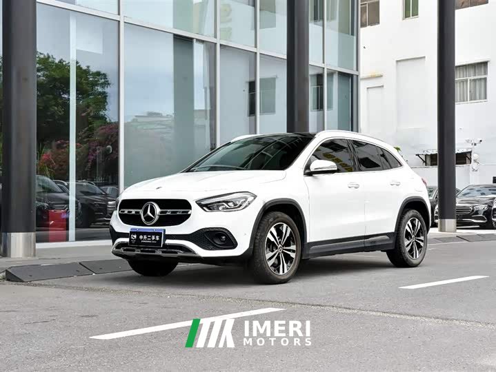 Mercedes-Benz GLA 220