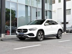 Mercedes-Benz GLA 220 - фото 1