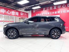 Volvo XC60 B5 AWDLuxury Edition - фото 4