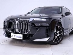 BMW 7 Series 2023 735Li M Sports Package - фото 3