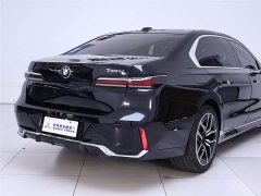 BMW 7 Series 2023 735Li M Sports Package - фото 8