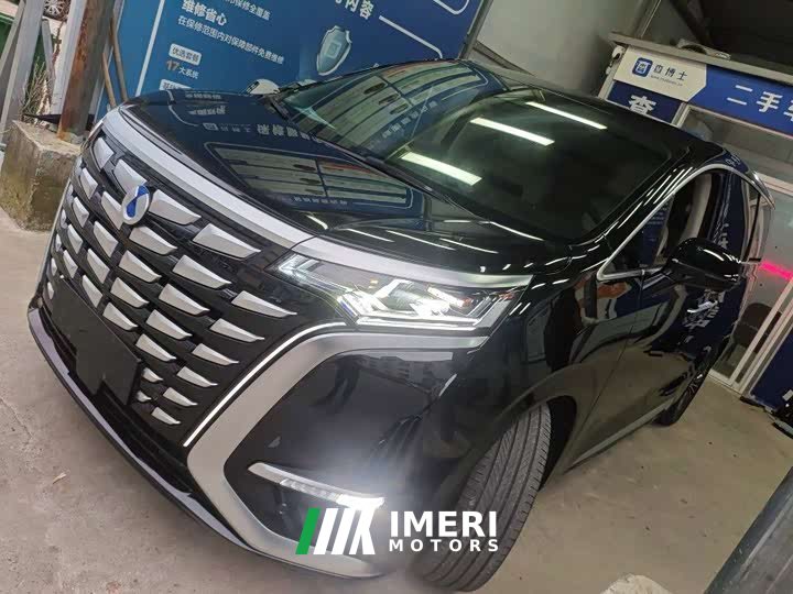 Denza D9 DM-i 980 AWD Version - автомобиль из Китая