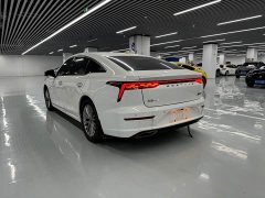 Lynk & Co B70 1.5T Version70Anniversary Edition - фото 11