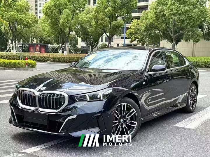 BMW 5 530Li Version M - автомобиль из Китая