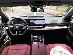 BMW 5 530Li Version M - фото 3