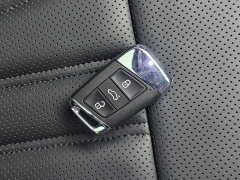 Volkswagen 380TSI Luxury Edition - фото 12