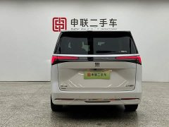 Buick GL8 Deluxe Edition - фото 3