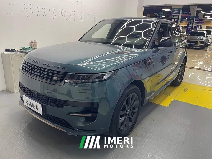 Land Rover 400PS Dynamic SE