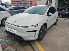 Tesla Model Y L Long Range Edition - фото 1