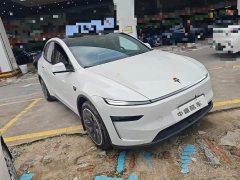Tesla Model Y L Long Range Edition - фото 4