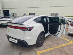 Tesla Model Y L Long Range Edition - фото 6