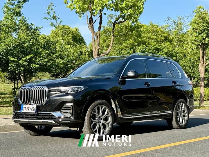 BMW X7 xDrive40i Deluxe VersionLuxury - автомобиль из Китая