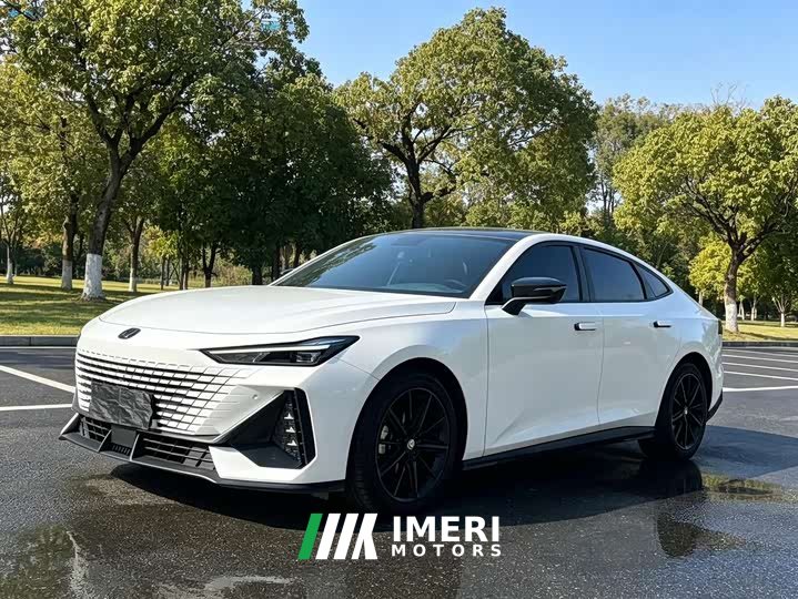 Changan UNI-V 1.5T Premium Version - автомобиль из Китая