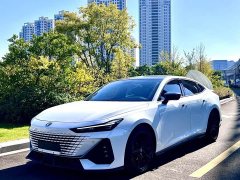 Changan UNI-V 1.5T Premium Version - фото 1