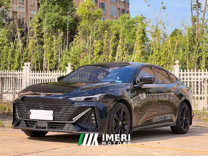 Changan UNI-V 1.5T Premium Version - автомобиль из Китая