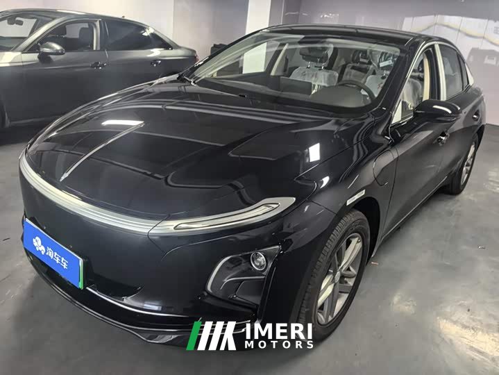 FAW E-QM5 610km PLUS - автомобиль из Китая