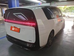Li Auto MEGA Home Edition - фото 3