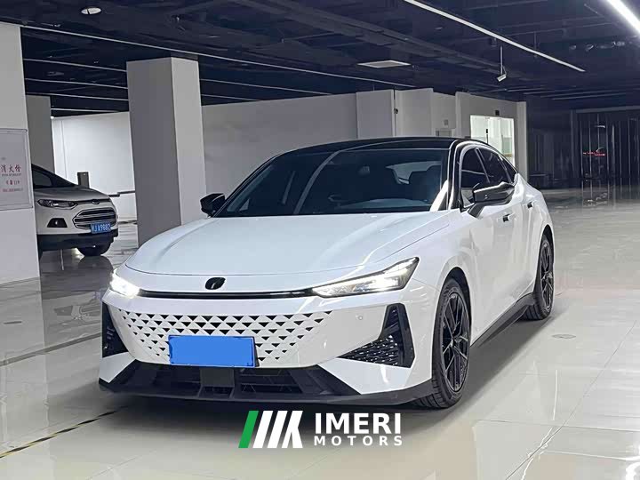 Changan UNI-V 1.5T Premium Version - автомобиль из Китая