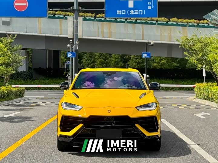 Porsche Urus 4.0T V8 S - автомобиль из Китая