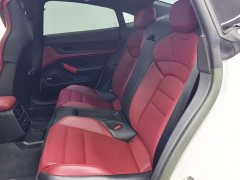 Porsche Taycan - фото 10